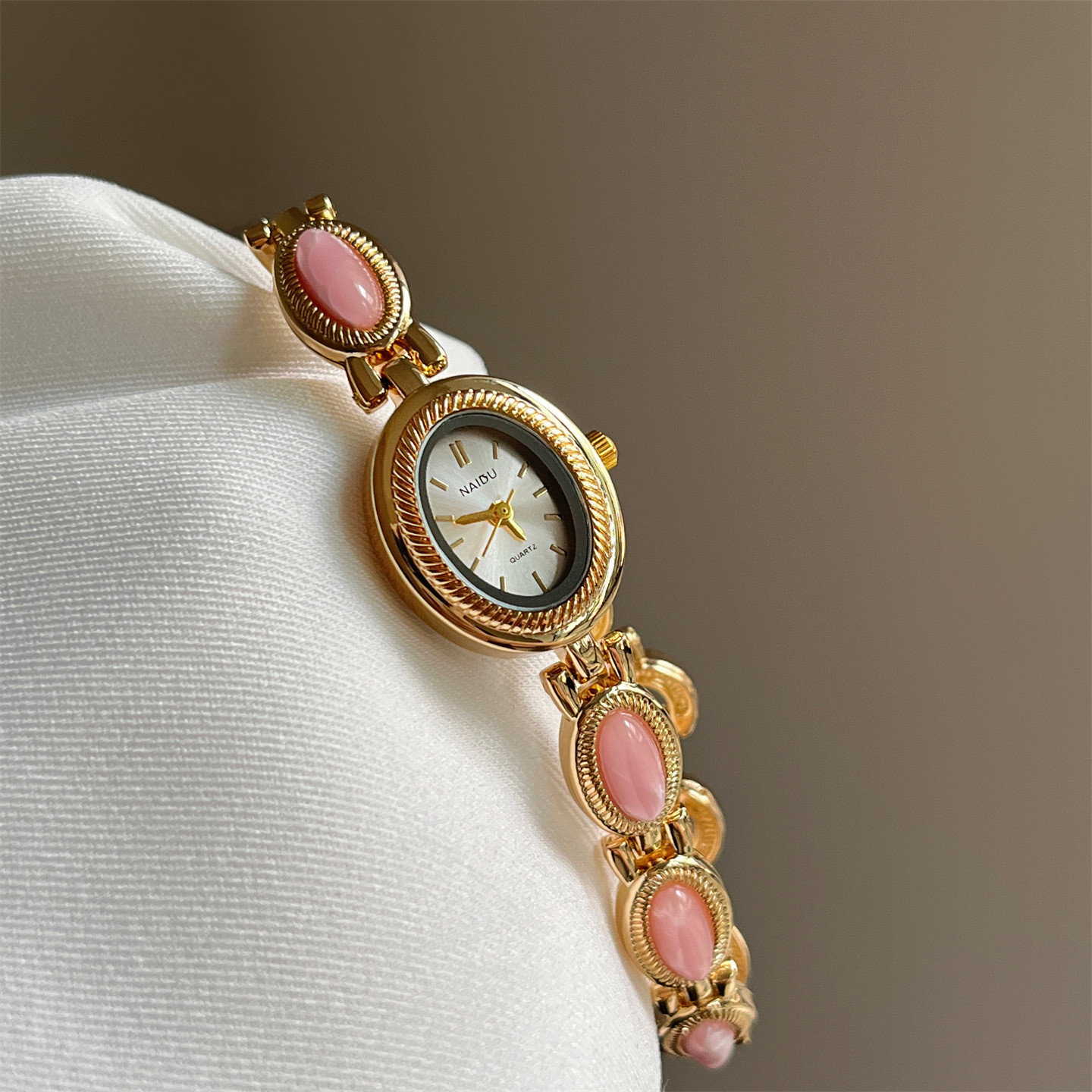 New Vintage Women's Watch with - огляд і ціна Vintage Fashion Watches