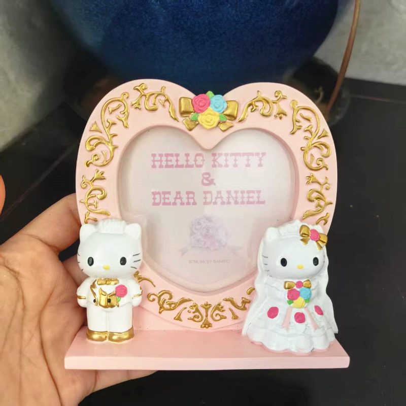 Sanrio Hello Kitty Resin Photo - огляд і ціна Vintage Fashion Photos